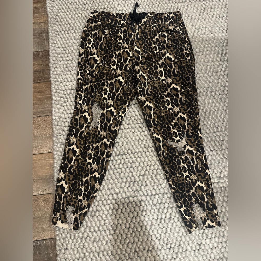 Leopard Print Skinny Jeggings. YMI Brand. Distressed